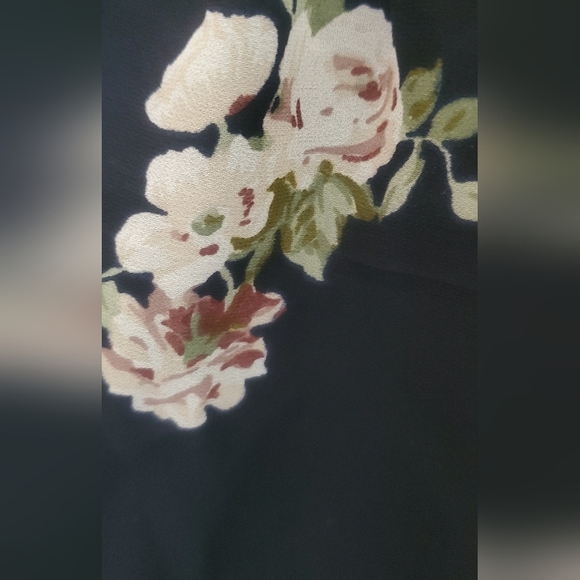 GUESS Navy Blue Floral Off The Shoulders Ruffled Sheer Sleeve Crop Top Blouse - Picture 4 of 6